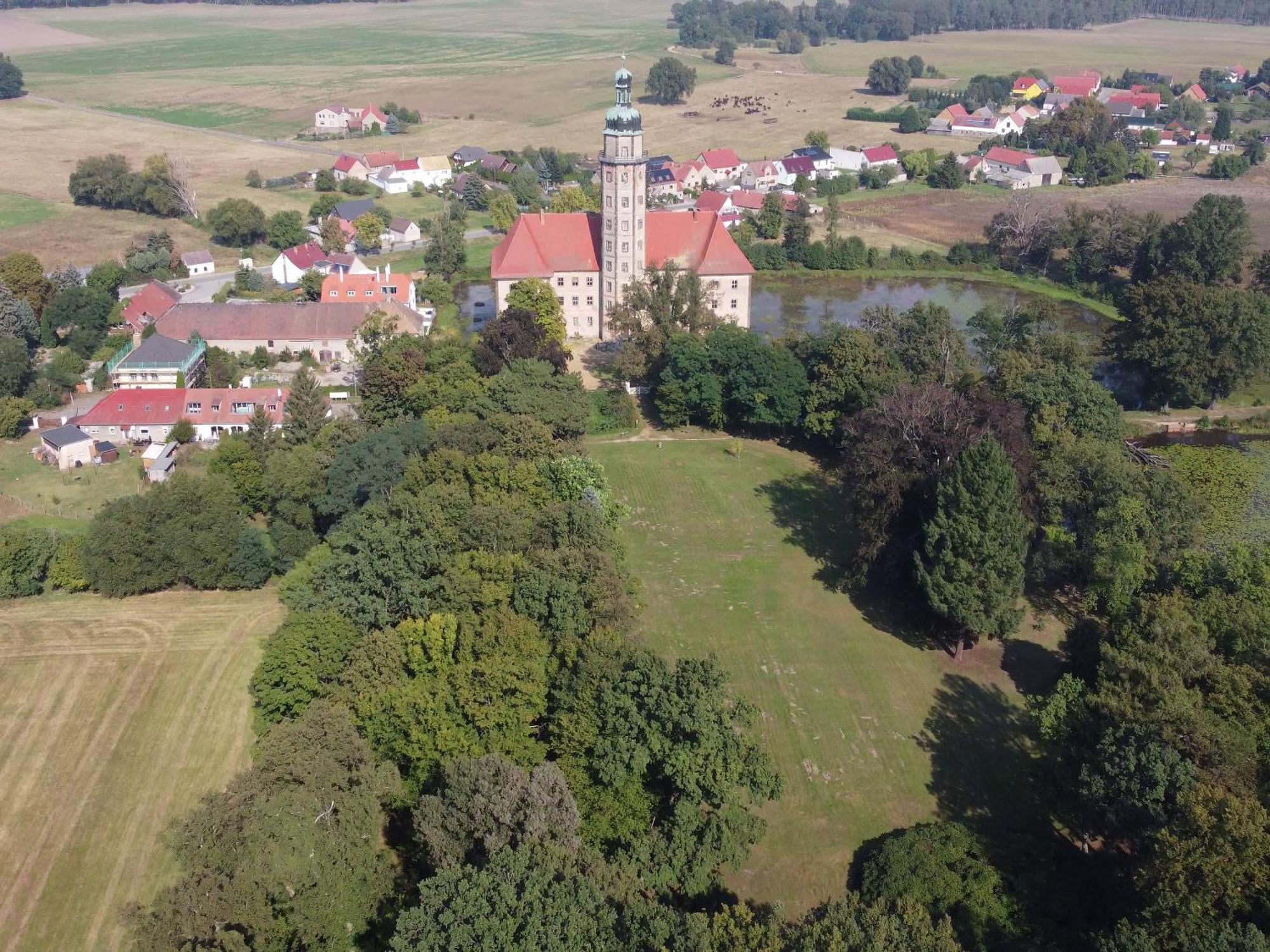 Resort "Schloss Reinharz" Bad Schmiedeberg Esterno foto